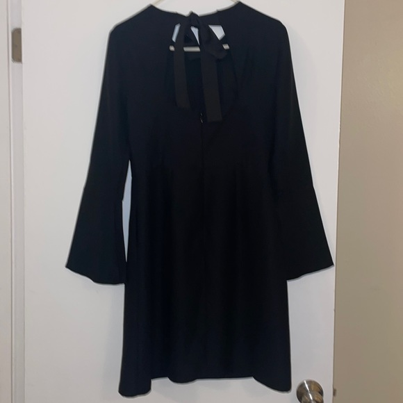 🌹Banana Republic Cut Out Dress in Black - Picture 3 of 4